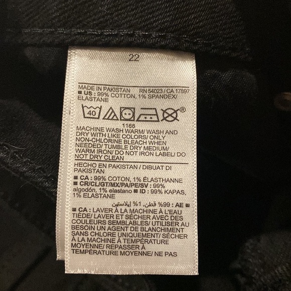 Old Navy High Rise OG Straight Black Denim Shorts Size 22 - Picture 8 of 10